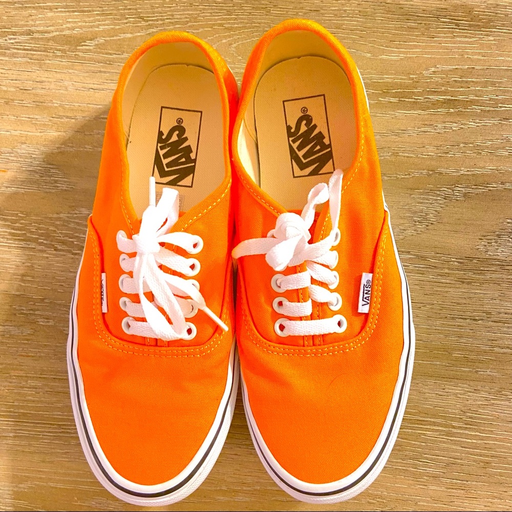 VANS AUTHENTIC Orange Tiger/True White Sneakers